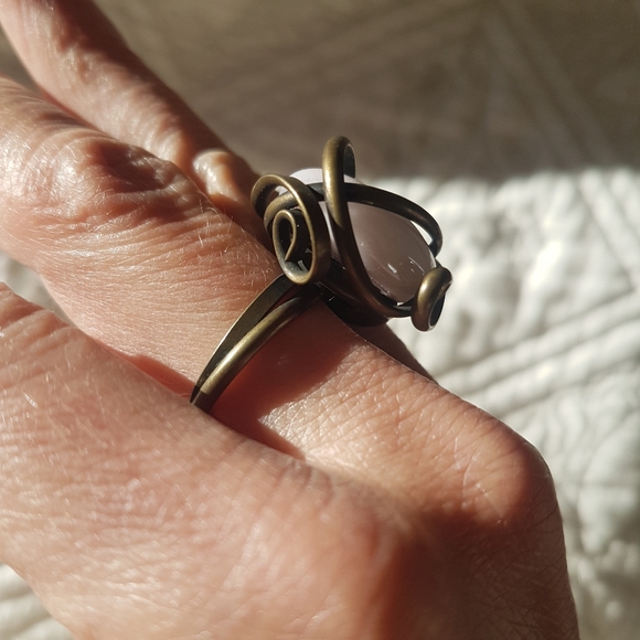 ADJUSTABLE RING with PINK STONE - Picture 5 of 5